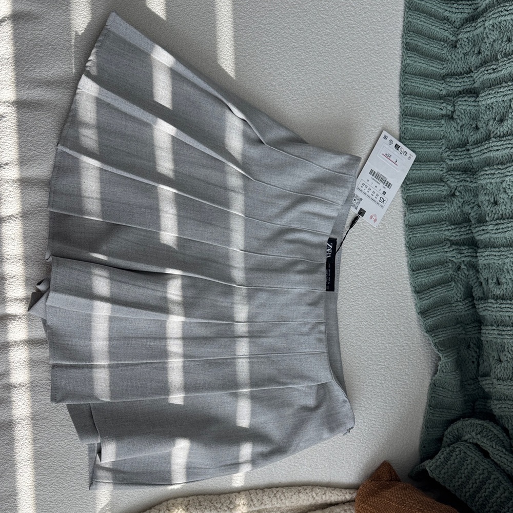 ZARA Light Gray Pleated Mini Skirt